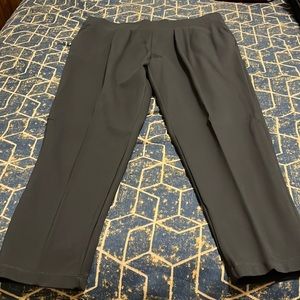 Modern Ambition gray pants. Size large. Ankle length. Low rise waist.